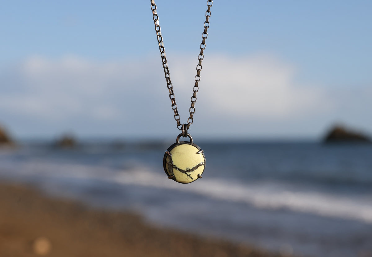 Serpentine Silver Pendant with Prong Setting
