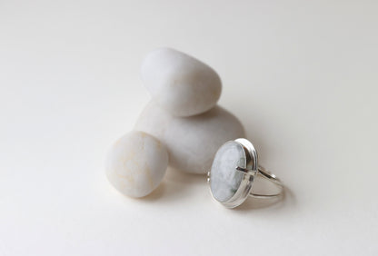 Round White Labradorite Ring